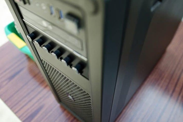 Đây là điều mọi người thường quên làm với PC vào mỗi dịp hè