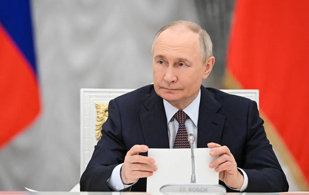 Tổng thống Putin cho biết Nga nằm trong top 5 nước xuất khẩu vũ khí hàng đầu thế giới. Ảnh: TASS