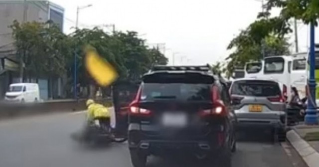Vụ mở cửa ô tô hất văng xe máy còn đòi 3 triệu ...