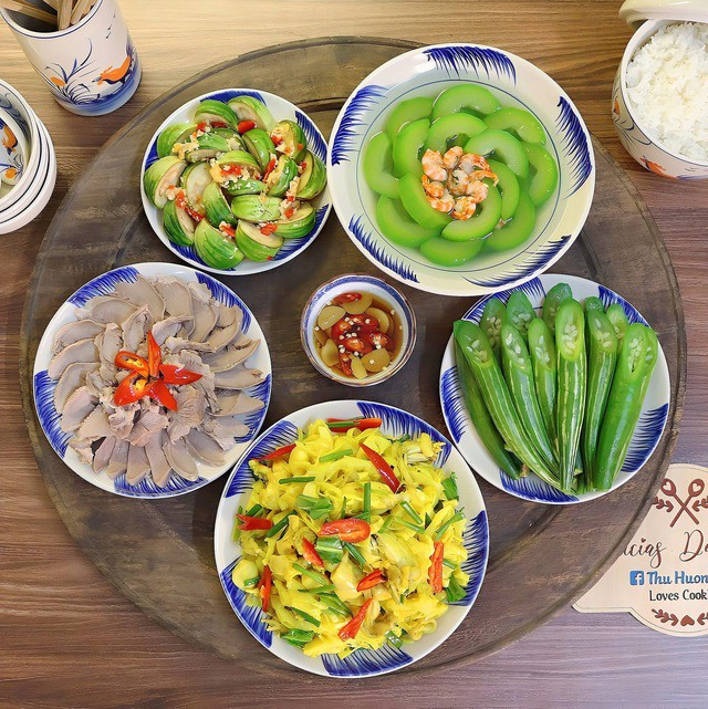 Bữa cơm mùa hè với món ngon mỗi ngày thanh mát.