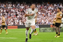 Mbappe lập kỷ lục sánh ngang Ronaldo - Messi, từ chối nhường penalty cho Modric