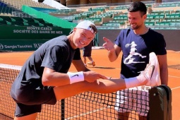 Nóng nhất thể thao sáng 25/5: Holger Rune biết ơn Djokovic, Lewis Hamilton bị điều tra