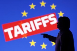 Ông Trump dọa áp thuế 50%, EU kêu gọi  " đàm phán tôn trọng " 