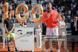 Djokovic đi vào lịch sử sau danh hiệu thứ 100, tự tin chinh phục Grand Slam thứ 25