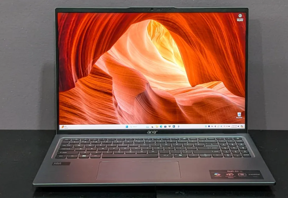 Acer Swift Go 16.