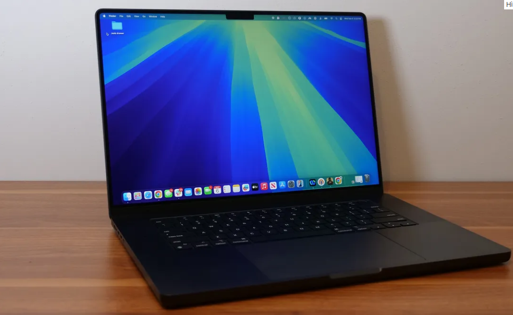 MacBook Pro 16 (M4 Pro, 2024).