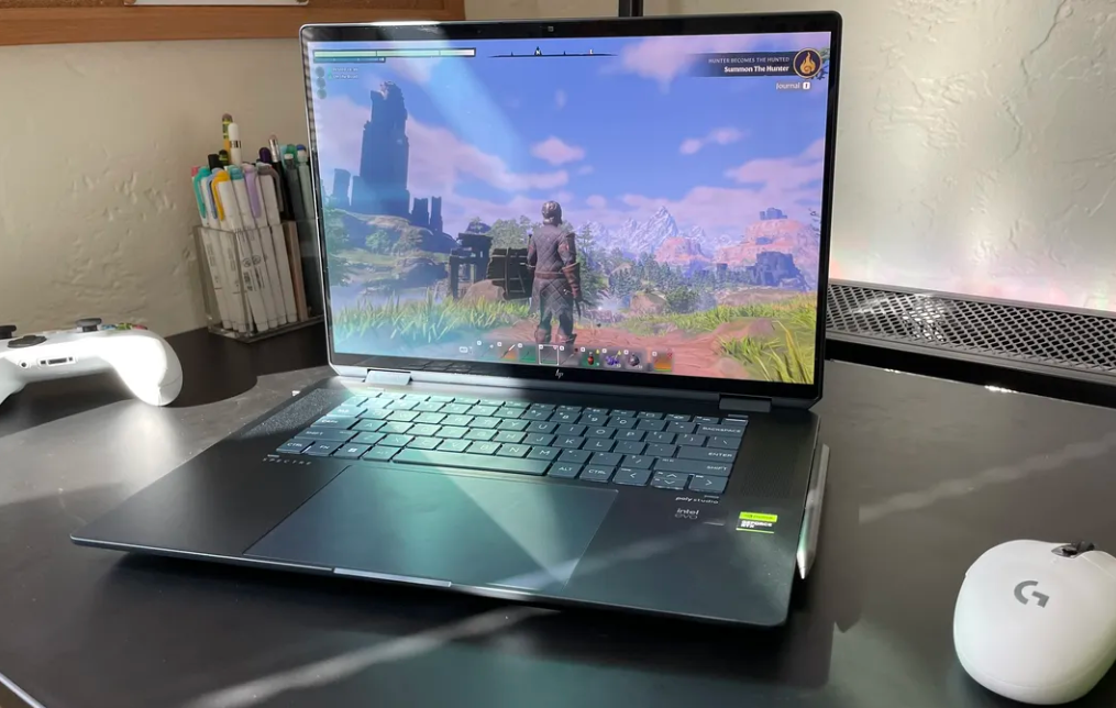 HP Spectre x360 16 (2024).
