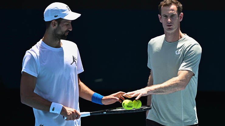 Murray (bên phải) không thành công khi làm HLV cho Djokovic