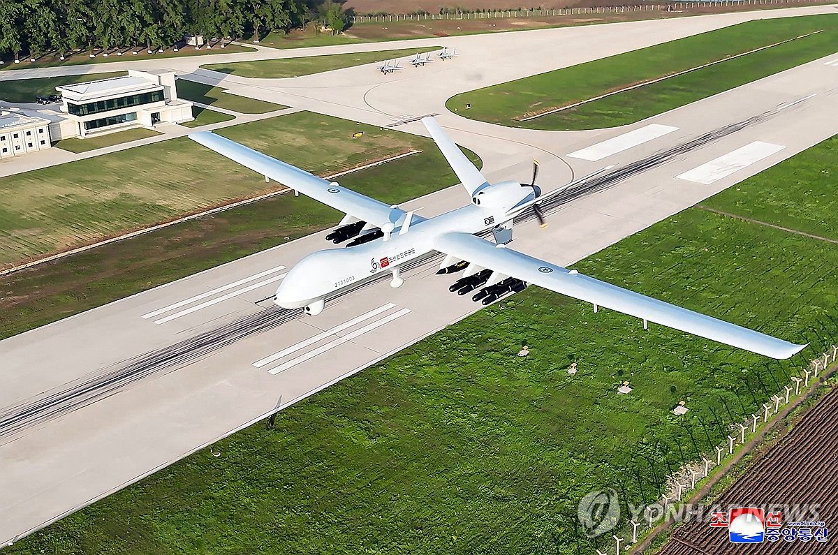 Máy bay không người lái của quân đội Triều Tiên (ảnh: KCNA)