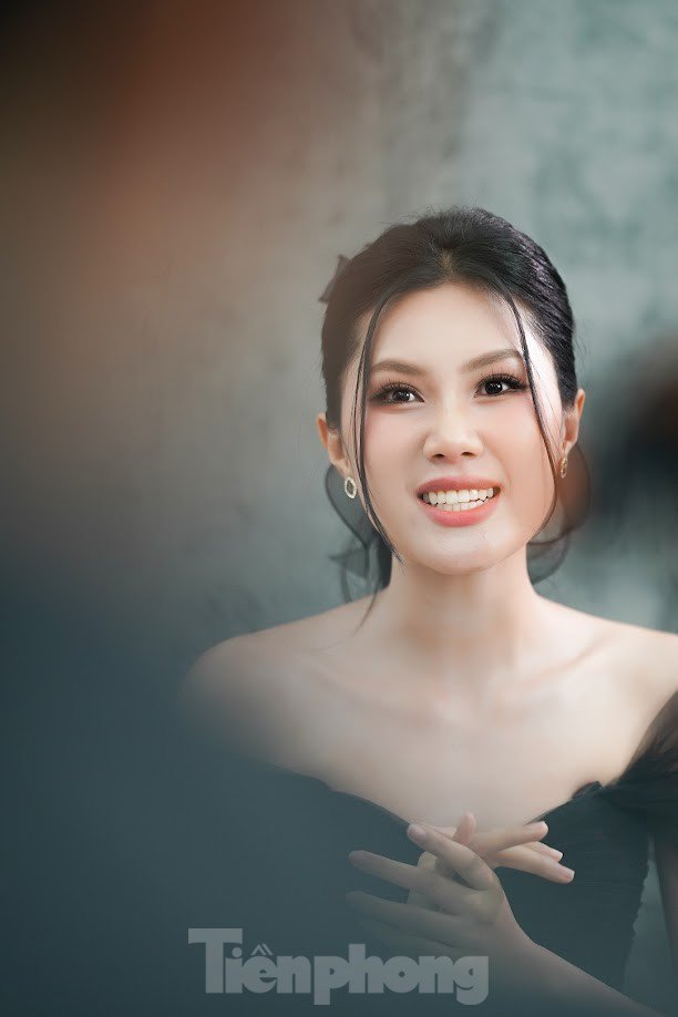 Á khôi 23 tuổi: &#39;Tôi muốn vào top 5 Hoa hậu Việt Nam&#39; - 15