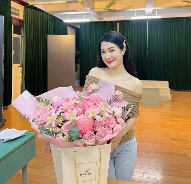 Ngoại hình xinh đẹp, diễn xuất tự nhiên chính là lợi thế giúp Thanh Huế nhận những vai diễn đầu tay ấn tượng.