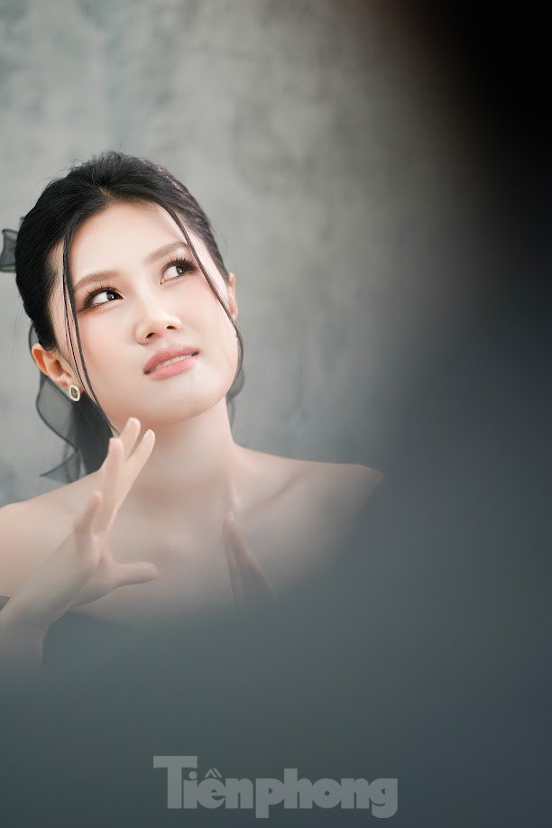 Á khôi 23 tuổi: &#39;Tôi muốn vào top 5 Hoa hậu Việt Nam&#39; - 16