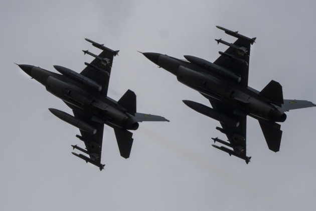 Ukraine nhận toàn bộ máy bay chiến đấu F-16 từ Hà Lan - 1