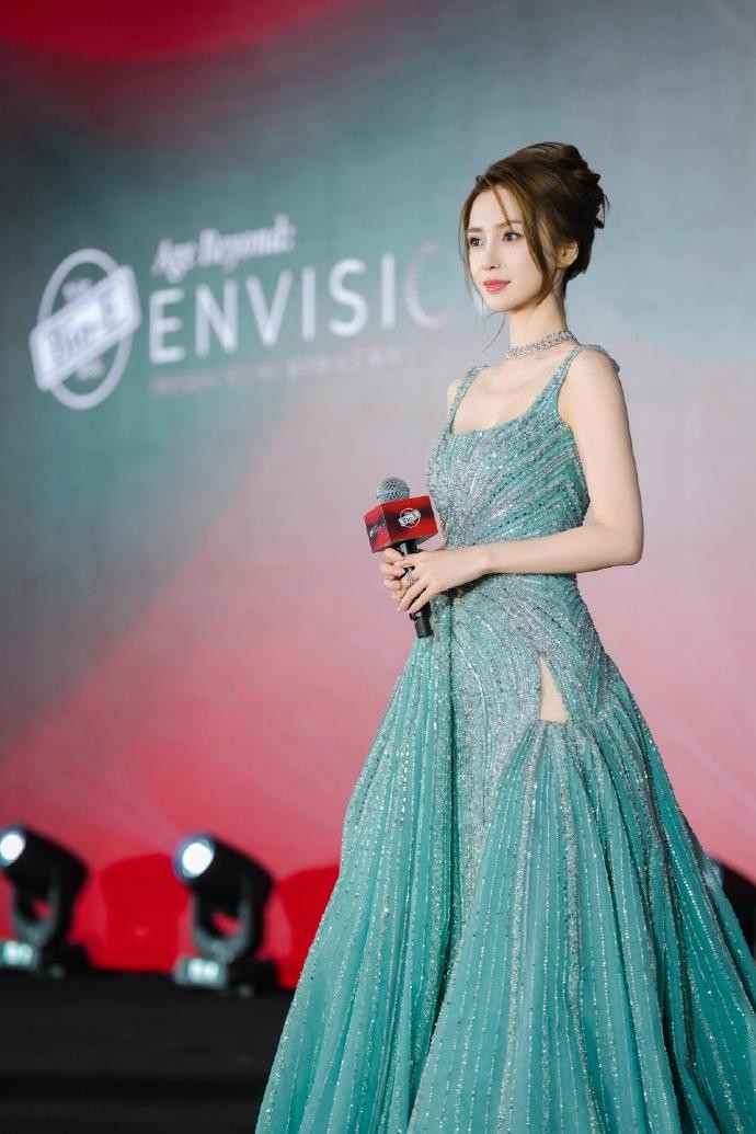 Angelababy gợi nhớ &#39;vẻ đẹp lai&#39; khi mới vào showbiz - 2