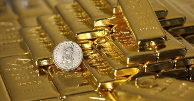 Giá vàng giảm sau động thái mới của ông Trump, chuyên gia vẫn dự báo mức cao kỉ lục mới trong ngắn hạn