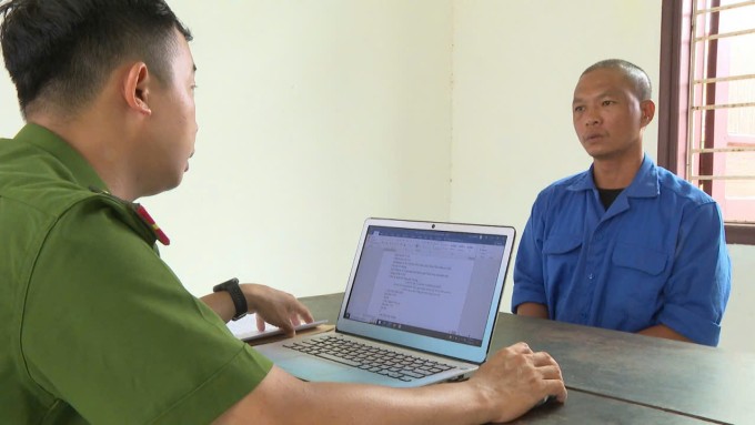 Phương Tâm tại cơ quan điều tra. Ảnh: Hồng Trần