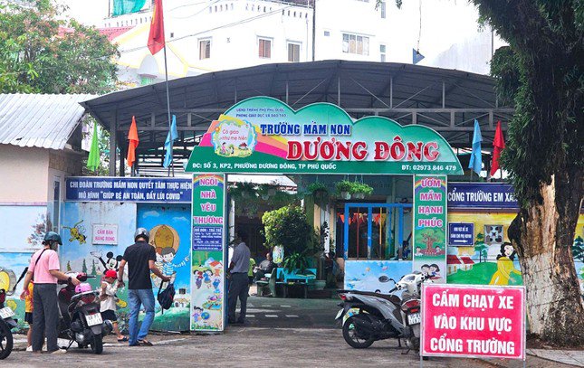 Hiệu phó Trường mầm non Dương Đông bị giáo viên đánh ngay tại cuộc họp cơ quan.