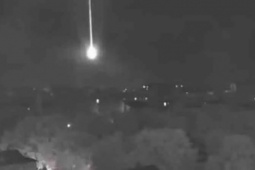Video: Tên lửa Iskander Nga lao gần như thẳng đứng, tạo cầu lửa lớn ở Ukraine