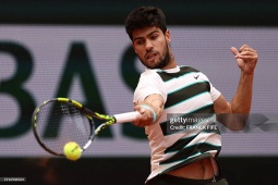 Video tennis Alcaraz - Zeppieri: Ấn tượng  " Tiểu Nadal " , chiến thắng tốc hành (Roland Garros)