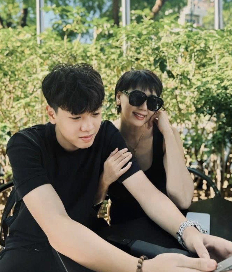 Em vợ Đoàn Văn Hậu lại gây chú ý - 7