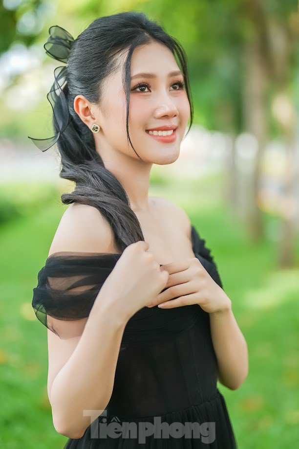 Á khôi 23 tuổi: &#39;Tôi muốn vào top 5 Hoa hậu Việt Nam&#39; - 4