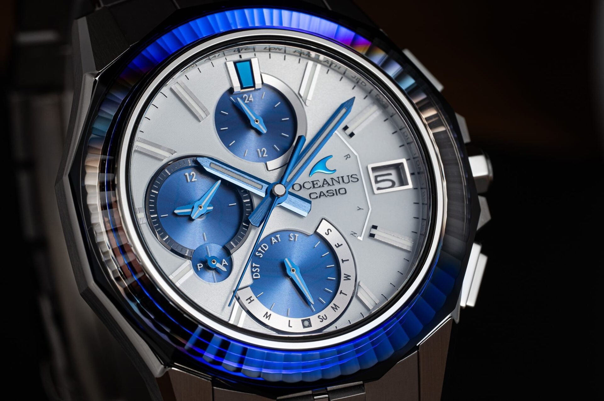 Casio ra mắt đồng hồ Oceanus Manta với vành sapphire và vỏ titan, giá 70 triệu đồng - 2