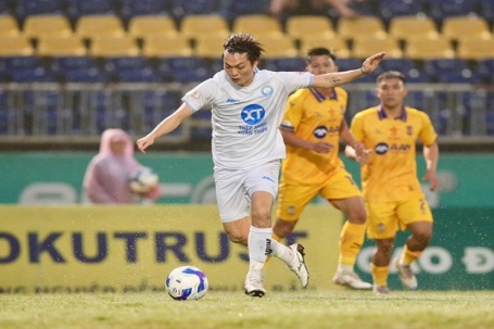 Video bóng đá SLNA - Nam Định: Rượt đuổi 5 bàn, tiến gần ngôi vương (V-League)