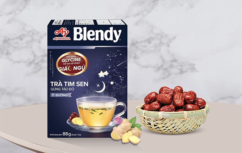 Sản phẩm Blendy® Trà Tim sen Gừng Táo đỏ là sự kết hợp tinh tế của thảo dược truyền thống Việt Nam - tim sen (tâm sen) cùng gừng nồng ấm và táo đỏ ngọt dịu.