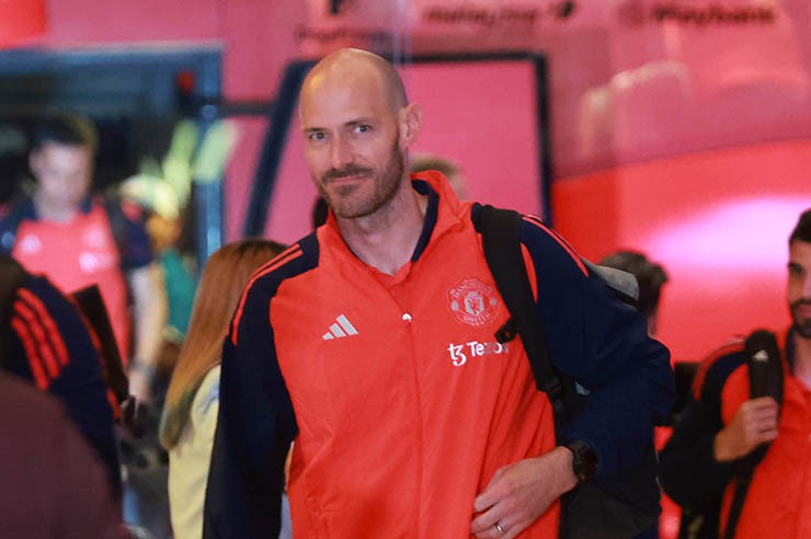 Dàn sao MU đã đến Malaysia, sẵn sàng đối đầu thầy trò HLV Kim Sang Sik - 10