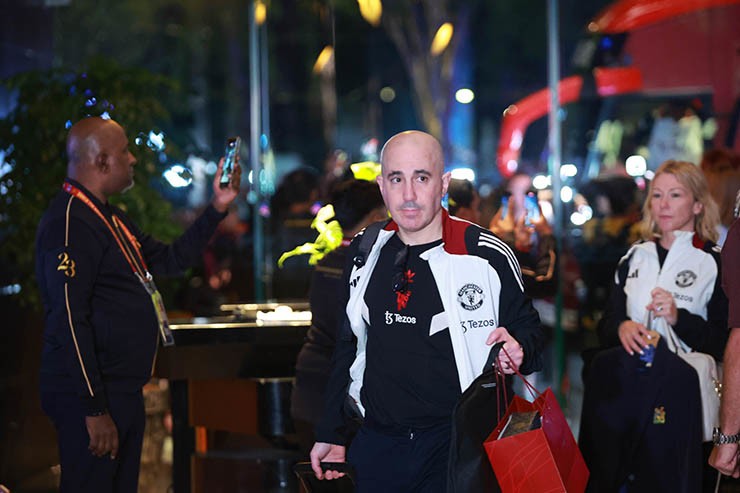 Dàn sao MU đã đến Malaysia, sẵn sàng đối đầu thầy trò HLV Kim Sang Sik - 6