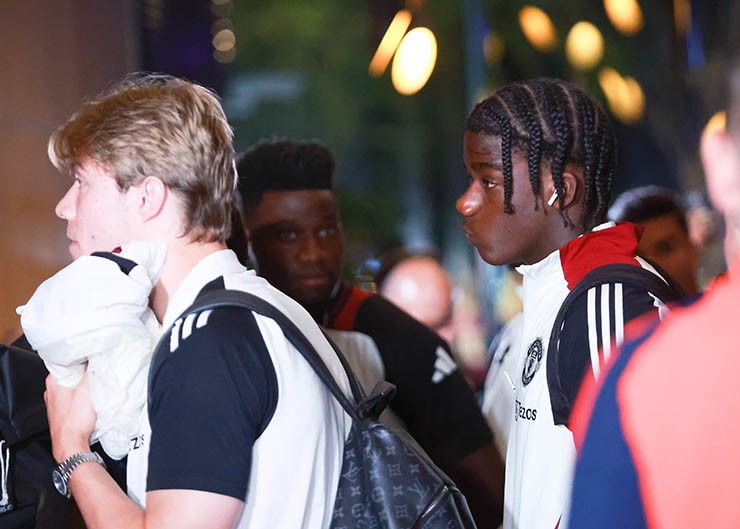 Dàn sao MU đã đến Malaysia, sẵn sàng đối đầu thầy trò HLV Kim Sang Sik - 4