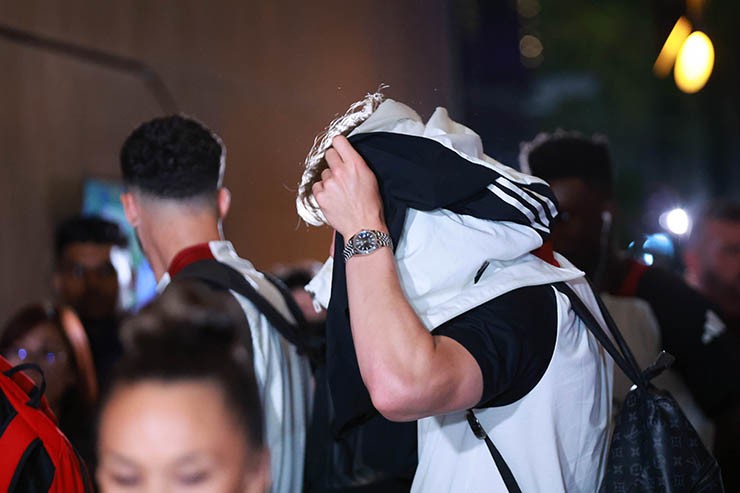 Dàn sao MU đã đến Malaysia, sẵn sàng đối đầu thầy trò HLV Kim Sang Sik - 3