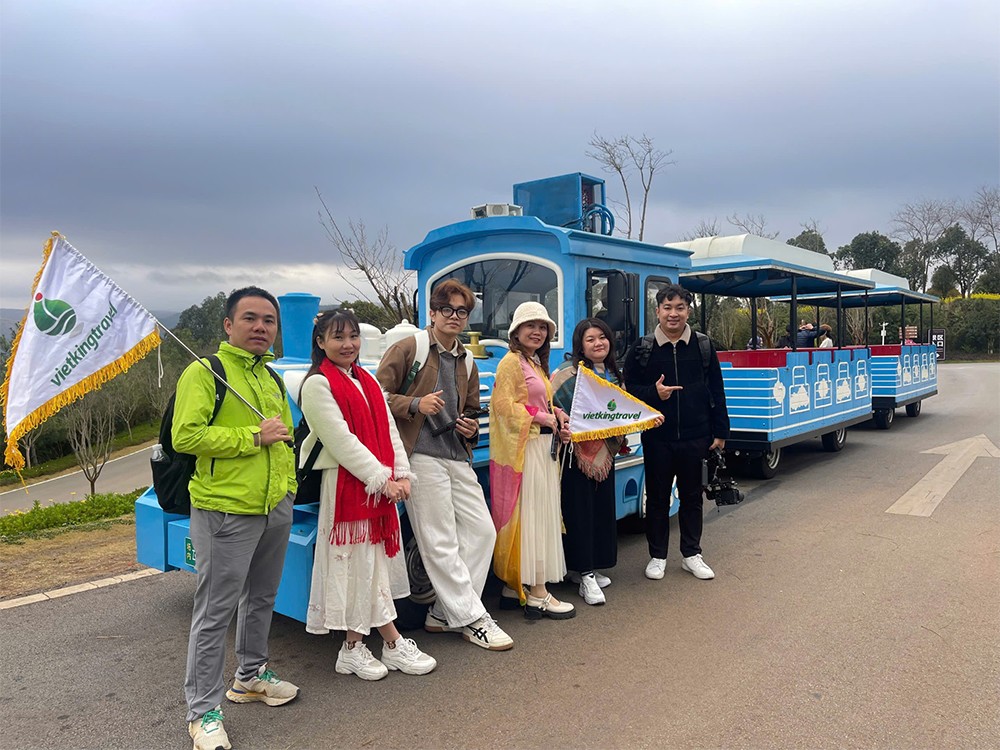 Chủ tịch: Mai Tiến Tần trải nghiệm thực tế tour Châu Hồng Hà