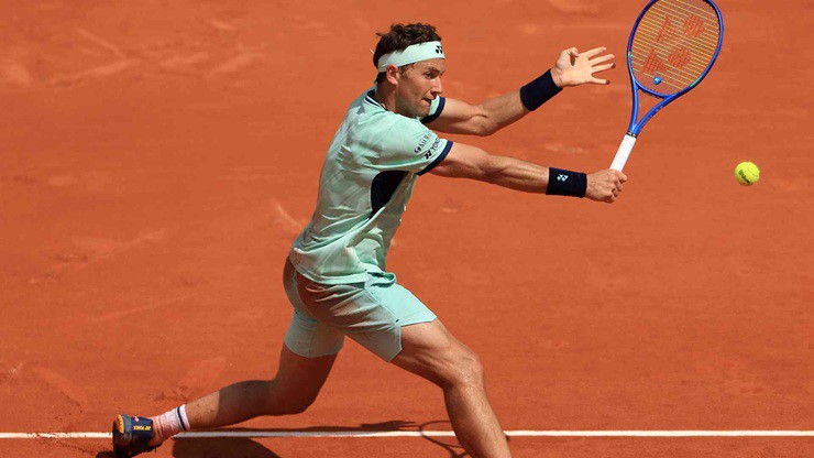 Á quân hai lần liên tiếp Casper Ruud nâng thành tích tại Roland Garros lên 24 trận thắng -&nbsp;7 trận thua