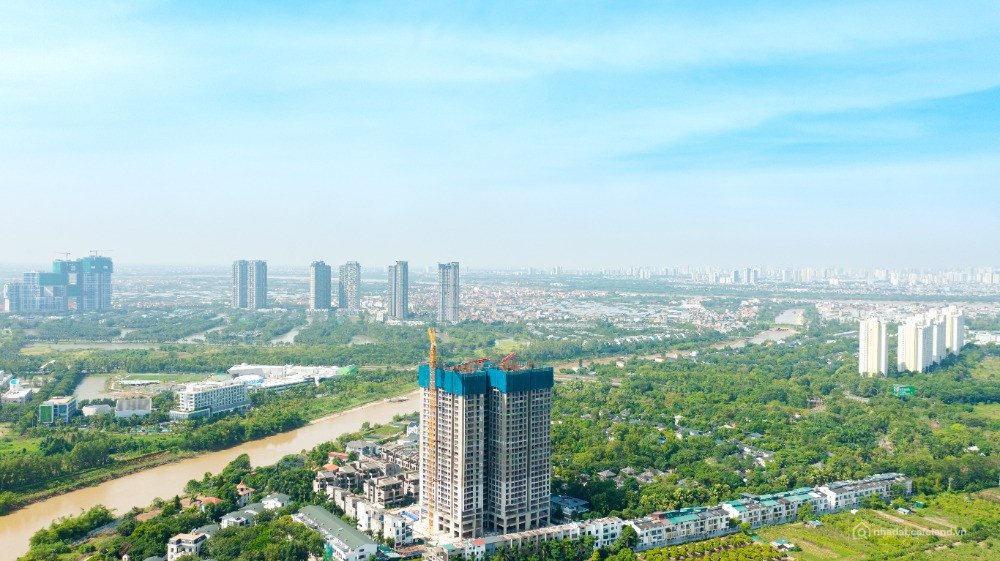 Cảnh quan xanh đắt giá bao bọc xung quanh tòa tháp The Fibonan
