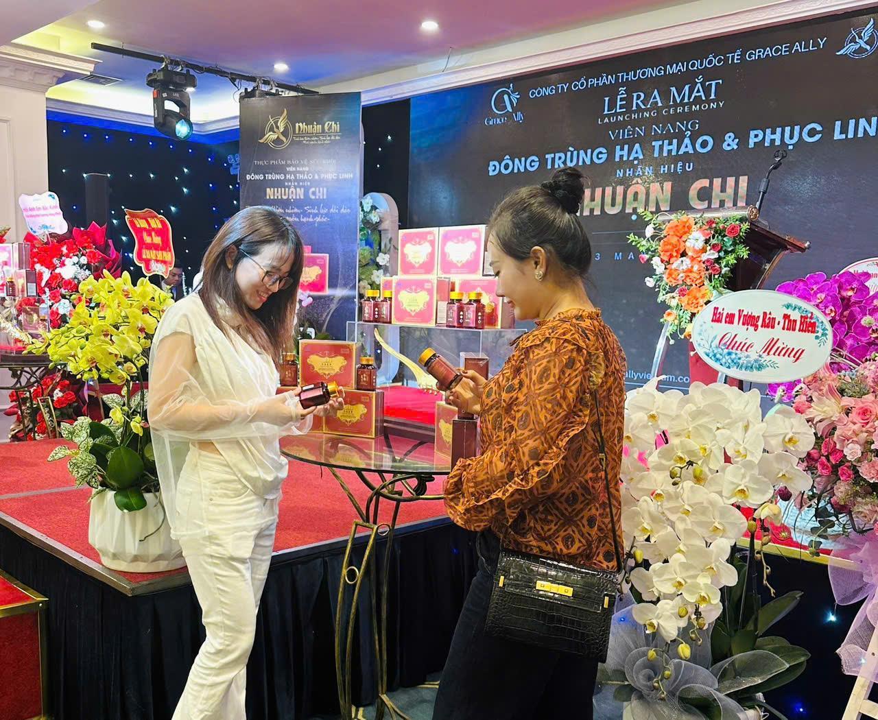 Khách mời có cơ hội tìm hiểu, trải nghiệm thực tế sản phẩm Nhuận Chi ngay tại sự kiện.