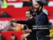 MU hạ Aston Villa: HLV Amorim vẫn nói lời xin lỗi, Emery chỉ trích trọng tài