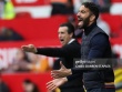 MU hạ Aston Villa: HLV Amorim vẫn nói lời xin lỗi, Emery chỉ trích trọng tài