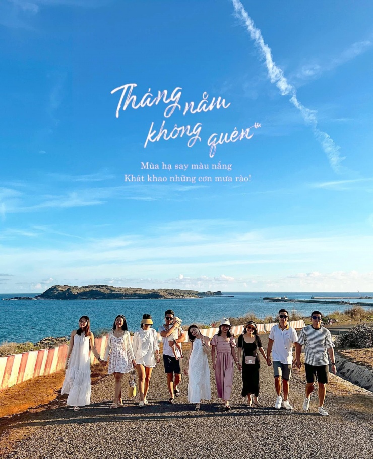 Tạm xa phố thị ồn ào, tìm về Phú Quý yên bình.