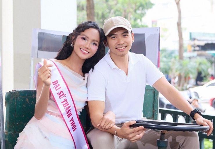 Chồng H&#39;Hen Niê đi đâu cũng được hỏi "đã mọc tóc chưa", hiện nổi tiếng hơn cả vợ Hoa hậu - 7