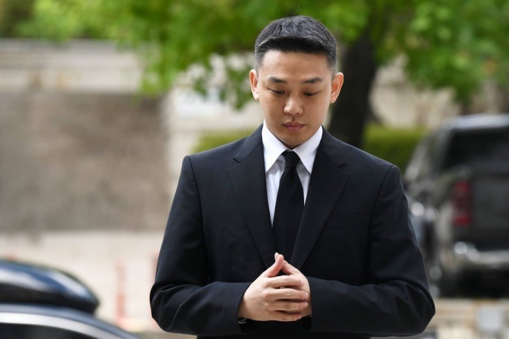 Nam diễn viên Hàn Quốc Yoo Ah In đến tòa án quận ở Seoul, Hàn Quốc, vào tháng 9/2024 để tham dự phiên tòa xét xử cáo buộc sử dụng ma túy của anh. Ảnh: EPA-EFE
