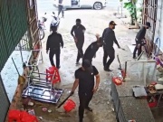 An ninh - Xã hội - Công an tỉnh Đắk Lắk thông tin về nhóm côn đồ mặc toàn đồ đen đập phá quán phở