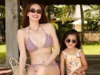 Hồ Ngọc Hà cùng con gái Lisa khoe chân dài