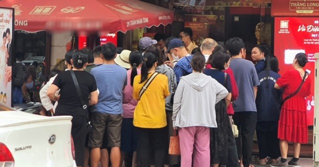 Giá vàng chiều 27/5: Cắm đầu giảm sâu, người mu...