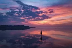 Ngắm biển  " vô cực "  đẹp như tranh vẽ ở Ninh Thuận