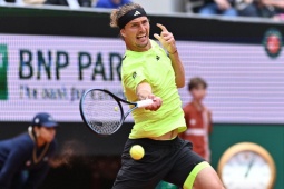 Video tennis Zverev - Learner Tien:  " Đòi nợ "  thành công tay vợt gốc Việt (Roland Garros)