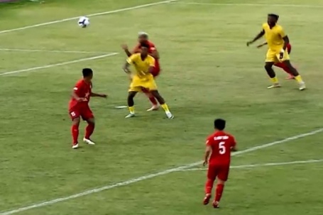 Video bóng đá Quảng Nam - Hà Tĩnh: Ngoại binh tỏa sáng, tạm thời thoát hiểm (V-League)