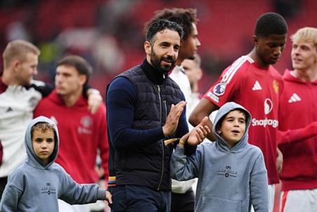 MU kiếm tiền, chơi bóng và đống đổ nát ở Old Trafford có được dọn sạch?