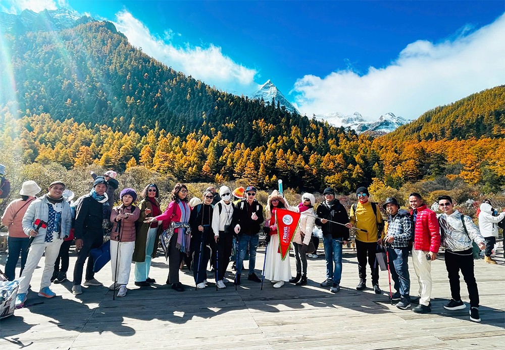 Tour Á Đinh J Travel mang đến nhiều trải nghiệm hấp dẫn