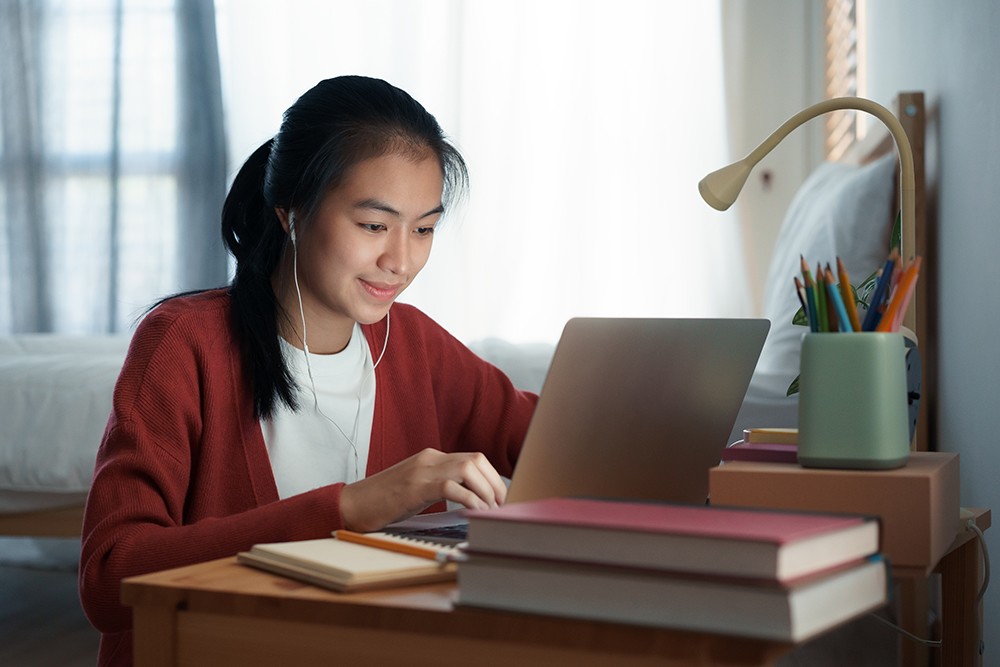 Liên tục luyện đề để tăng điểm IELTS là phương pháp phổ biến hiện nay